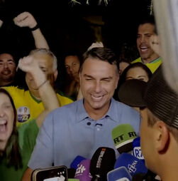 “O Brasil quer mudança”: Flávio Bolsonaro reage ao resultado positivo da primeira volta das eleições presidenciais