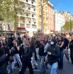 Universitários juntam-se a estudantes do secundário em protesto por melhores condições em Paris