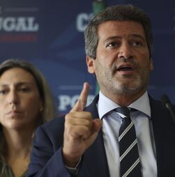 Ventura acusa Aguiar-Branco de tentar bloquear comissão de inquérito a Luís Neves 
