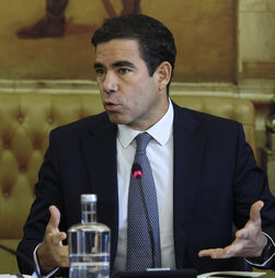 Leitão Amaro anuncia conclusão da primeira fase da política migratória