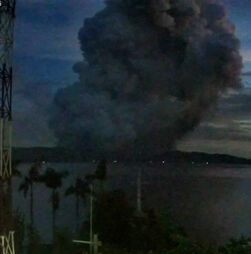 Vulcão Taal regista breve erupção nas Filipinas