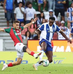 FC Porto vence Marítimo e continua invicto no Campeonato Nacional