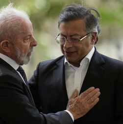 Ex-presidente da Colômbia propõe rede mundial de 'ativismo digital' de apoio a Lula da Silva