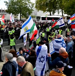 Polícia detém manifestantes pró-Palestina em Londres por apoio a organização proibida 