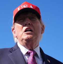 Irão ameaça expandir a guerra e Trump acusa Teerão de aumentar o preço do petróleo