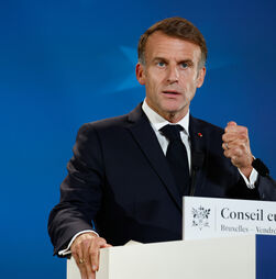 Macron discursa esta noite perante violência nos protestos em França