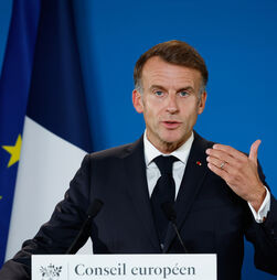 Macron diz que 'quem destruiu irá pagar', mas também promete responder às reivindicações