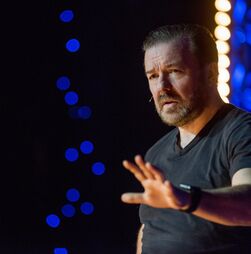 Humorista Ricky Gervais vai voltar a atuar em Lisboa em março