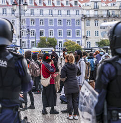 Afinal, uma lei anterior à Constituição pode, ou não, limitar as manifestações?  
