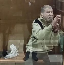 Professor norte-americano é libertado de prisão russa depois de quatro anos de cativeiro