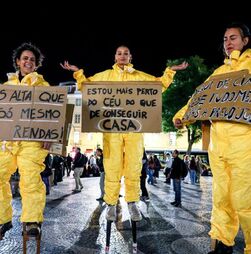 Acampada pela habitação não é única, mas violência policial é quase inédita
