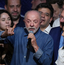 União Europeia felicita Lula da Silva e destaca vitória da democracia