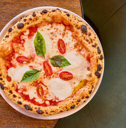 Sophia: a pizzaria de Lisboa que sabe a casa, agora com happy hour 