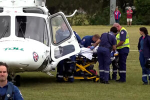 Carro atropela multidão de adeptos de râguebi na Austrália e faz 10 feridos 