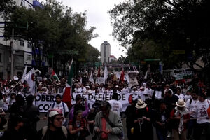 Estudantes marcham na Cidade do México para recordar massacre de Tlatelolco, 58 anos depois 