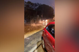 Pedras de granizo gigantes caem durante forte tempestade no Paraguai 