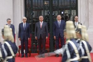 O presidente da Assembleia da República, José Pedro Aguiar-Branco, o Presidente da República, António José Seguro, e o primeiro-ministro, Luís Montenegro