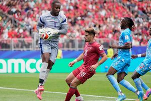 Lionel Mpasi ao serviço da RD Congo frente a Portugal no Mundial'2026