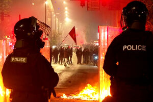 Noite de protestos e violência no Kosovo após parlamento não votar reformas legislativas
