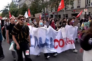 "Até onde é que isto vai chegar?": Estudantes criticam resposta da polícia aos protestos em França