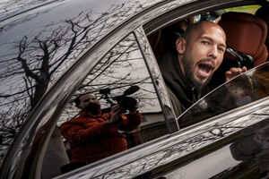 Andrew Tate é acusado de ter filmado uma menor