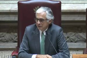 "Julguei que já tínhamos passado essa fase da permanente vitimização", diz Aguiar-Branco a Ventura