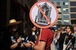 Protesto no Porto: comerciantes mostram cartazes em manifestação