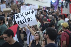 Milhares em protesto em Lisboa exigem descida de preços