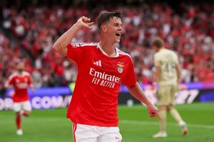 Golo de Samuel Dahl para o Benfica contra o Vitória de Guimarães