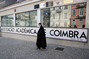 Associação Académica de Coimbra acusa Chega de desrespeitar soberania da instituição