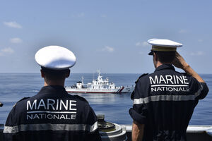 Marinha francesa intercetou 'frota fantasma'