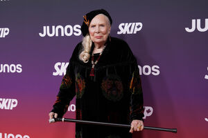 Joni Mitchell vive nos Estados Unidos há 62 anos