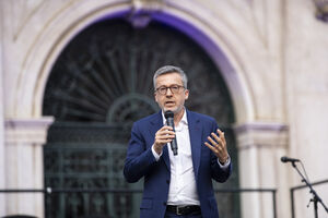 Três anos depois, e só após perguntas da SÁBADO, executivo de Carlos Moedas anunciou doação à Iberdrola e colocou-a a votação em reunião de câmara