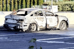Ataque de drones russos incendeia veículos na autoestrada que liga Kiev a Odessa