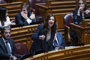 Habitação: IL vai convidar líderes de todos os partidos para reunião em busca de consensos 