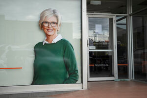 Frente do gabinete de campanha de Helen Haines