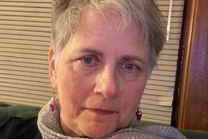 Tracey Kassman não hesitou quando lhe propuseram entrar no ensaio. Tem agora 68 anos