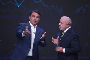 Flávio Bolsonaro e Lula da Silva