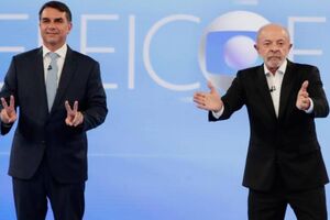 Flávio Bolsonaro e Lula da Silva