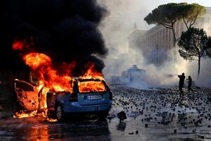 Tirana a ferro e fogo