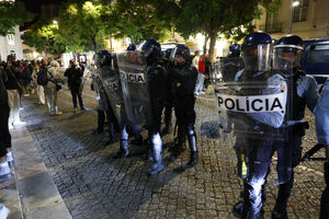 PSP avisa que não vai intervir caso tendas montadas no Rossio se mantenham