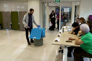 Abrem as urnas em Israel para eleições legislativas decisivas 