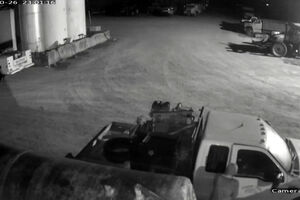  
Homem condenado a prisão perpétua escapa de cadeia no Tennessee e rouba carrinha 