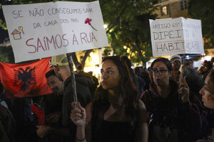 Os melhores cartazes das manifestações pela habitação
