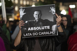 Os melhores cartazes das manifestações pela habitação