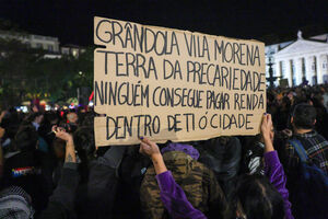 Os melhores cartazes das manifestações pela habitação
