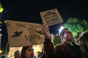 Os melhores cartazes das manifestações pela habitação