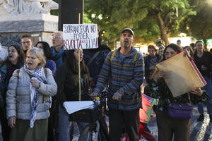 Os melhores cartazes das manifestações pela habitação