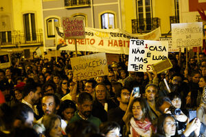 Os melhores cartazes das manifestações pela habitação