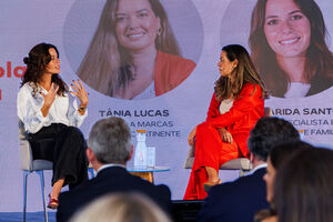 Da esquerda para a direita: Margarida Santos, médica especialista em medicina geral e familiar; Tânia Lucas, diretora de marcas próprias do Continente.